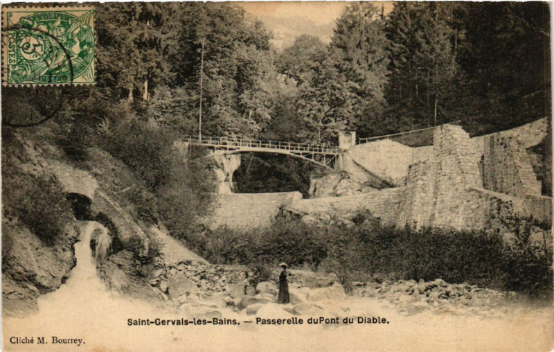 Carte postale ancienne Saint-Gervais-les-Bains - Passerelle du Pont du Diable à Saint-Gervais-les-Bains