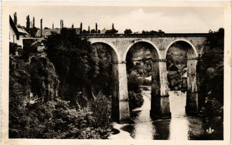 Carte postale ancienne Rumilly - Pont sur le Cheron à Rumilly