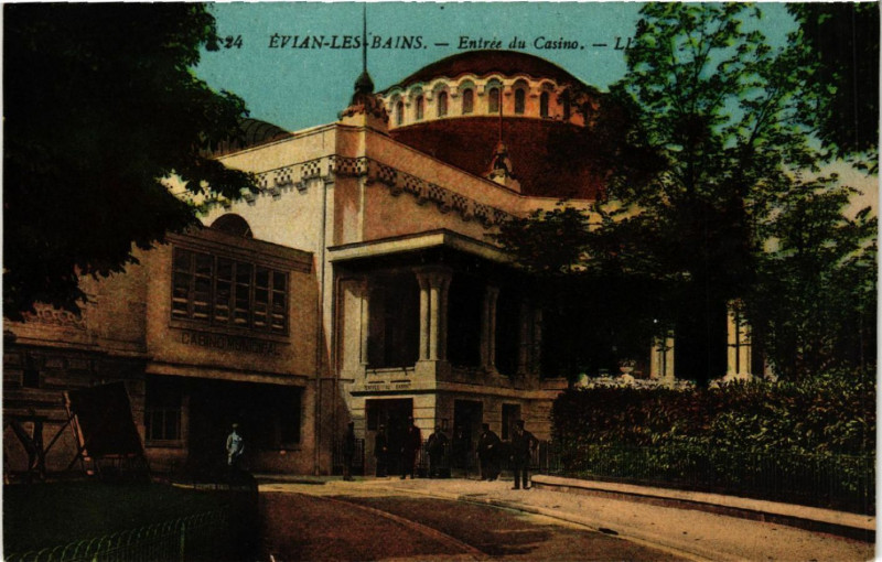 Carte postale ancienne Evian-les-Bains - Entrée du Casino à Évian-les-Bains