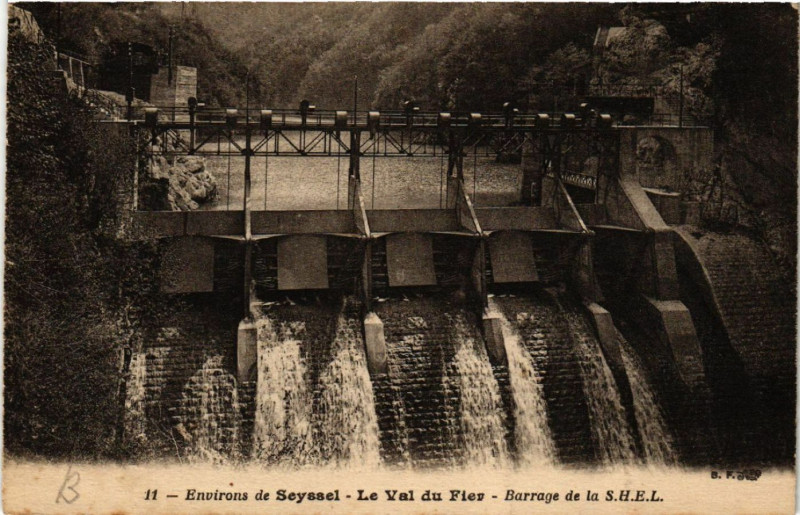 Carte postale ancienne Env. de Seyssel - Le Val du Fier - Barrage de la S.H.E.L. à Seyssel
