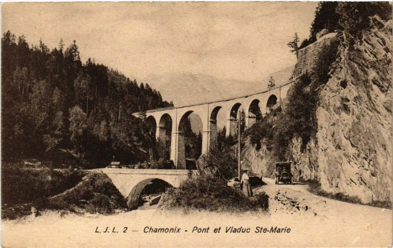 Carte postale ancienne Chamonix Pont et Viaduc Sainte-Marie