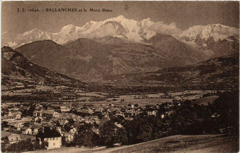 Carte postale ancienne Sallanches et le Mont-Blanc à Sallanches