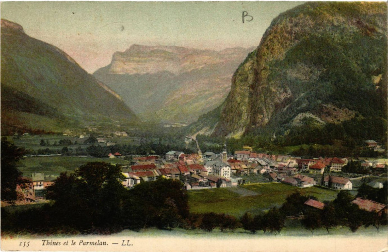 Carte postale ancienne Thones et le Parmelan à Thônes