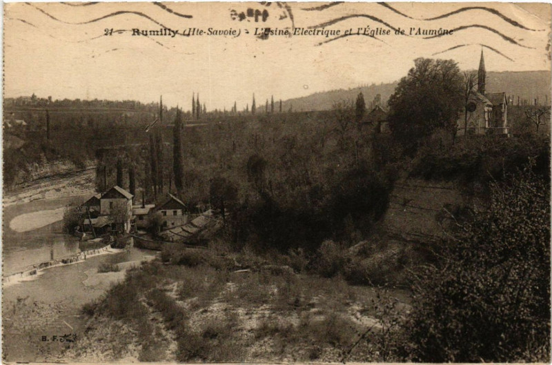 Carte postale ancienne Rumilly - L'Usine Electrique et l'Eglise de l'Aumone à Rumilly