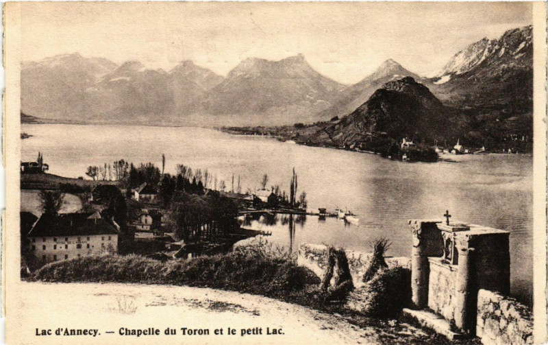 Carte postale ancienne Lac d'Annecy - Chapelle du Toron et le petit Lac à Annecy