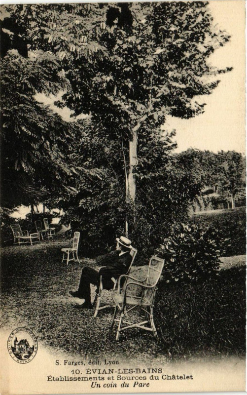Carte postale ancienne Evian-les-Bains - Etabl. et Sources du Chalet - Un Coin à Évian-les-Bains