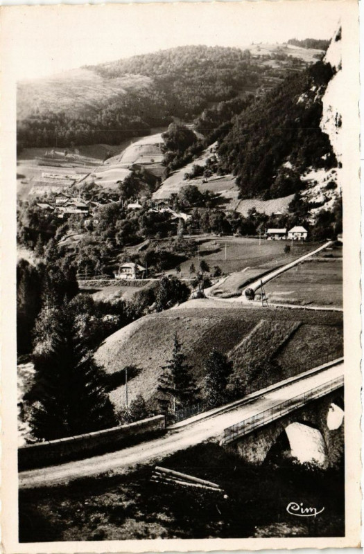 Carte postale ancienne Saint-Jean-d'Aulph - Alt 810m - Le Bas-the