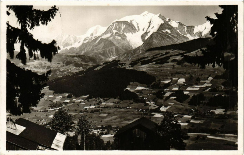 Carte postale ancienne Megeve 1113 m - Le Mt-Blanc vue prise du Chalet de la Vieille à Megève