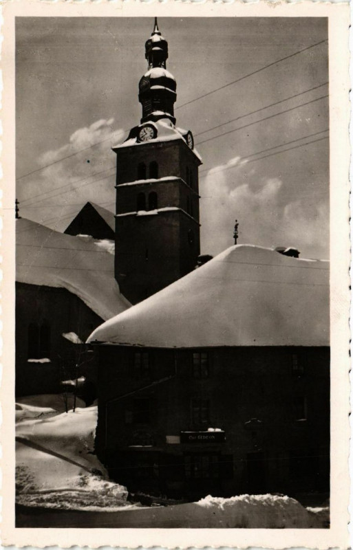 Carte postale ancienne Megeve (1113m) - Sation hivernale La clocher du village à Megève