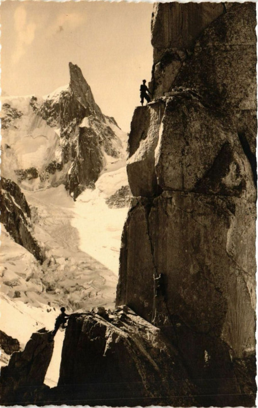 Carte postale ancienne Les Grimpeurs