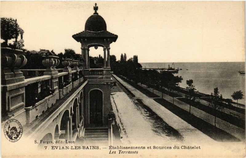 Carte postale ancienne Evian-les-Bains - Etabl. et Sources du Chatelet-Les Terrasses à Évian-les-Bains