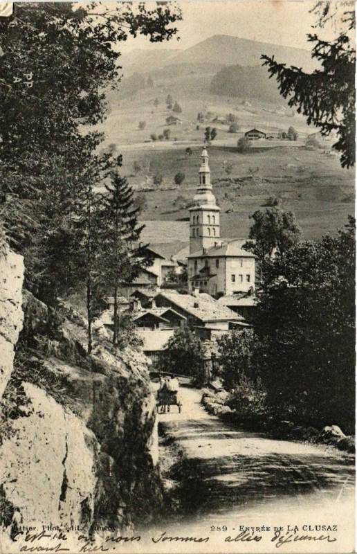 Carte postale ancienne Entrée de la Clusaz à La Clusaz
