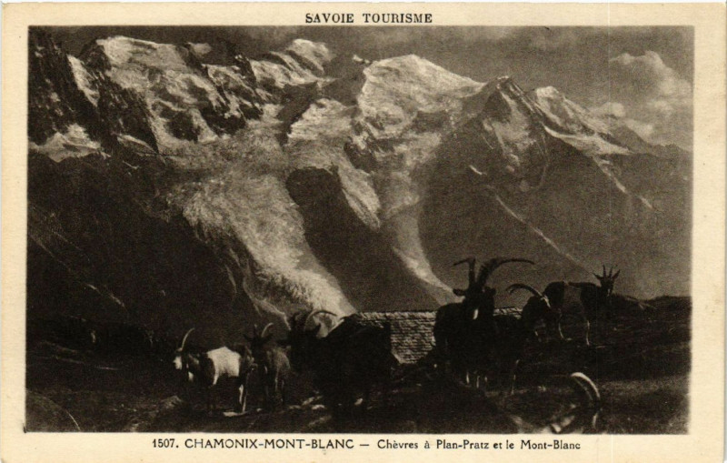 Carte postale ancienne Chamonix - Mont-Blanc-Chevres a Plan-Pratz et le Mont-Blanc à Chamonix-Mont-Blanc