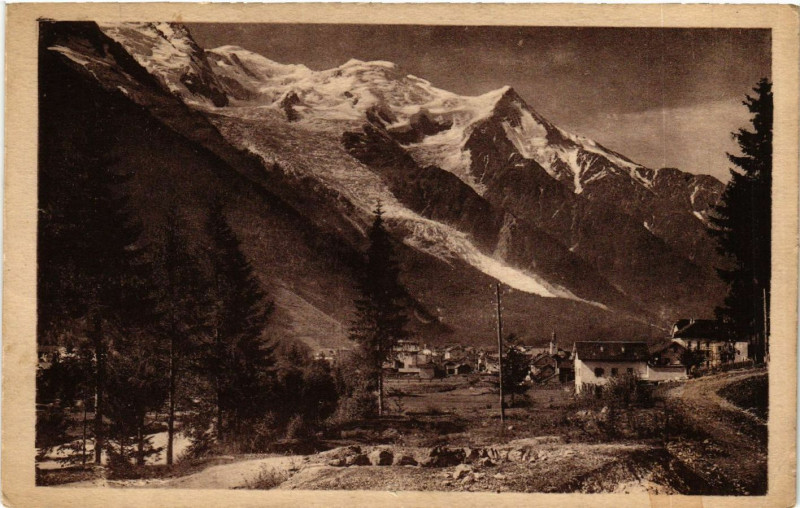 Carte postale ancienne Chamonix et le Mont-Blanc