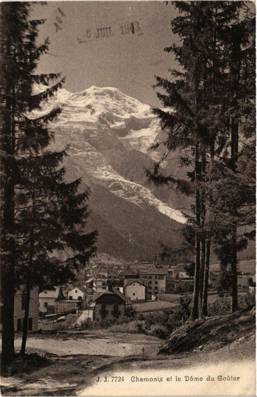 Carte postale ancienne Chamonix et le Dome du Gouter