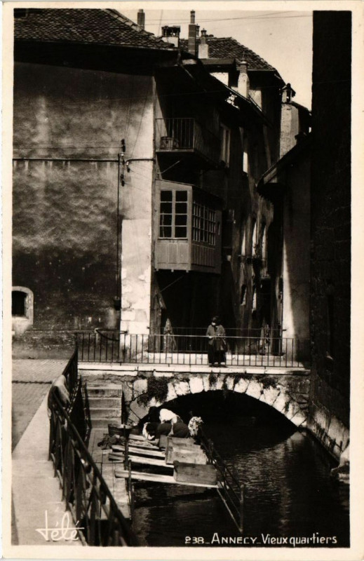 Carte postale ancienne Annecy - Vieux quartiers à Annecy