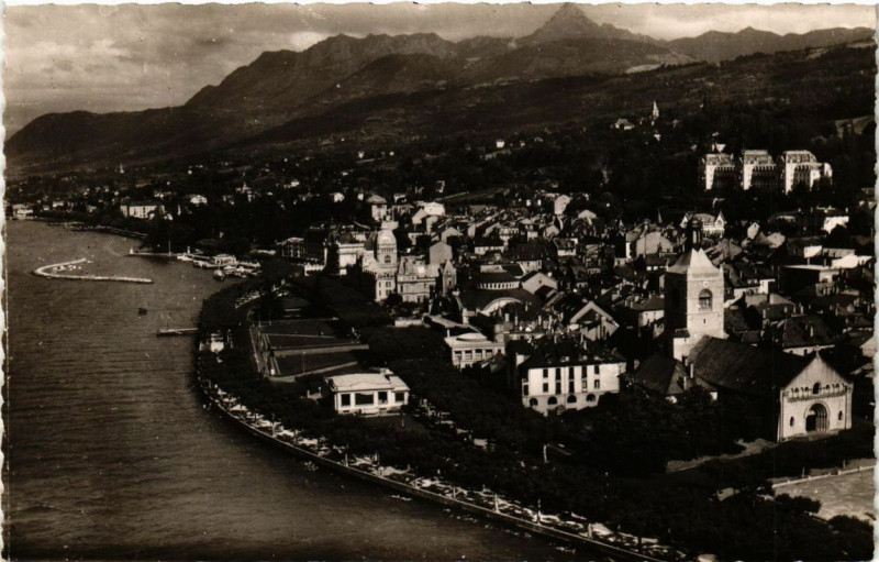 Carte postale ancienne Evian-les-Bains Vue générale à Évian-les-Bains