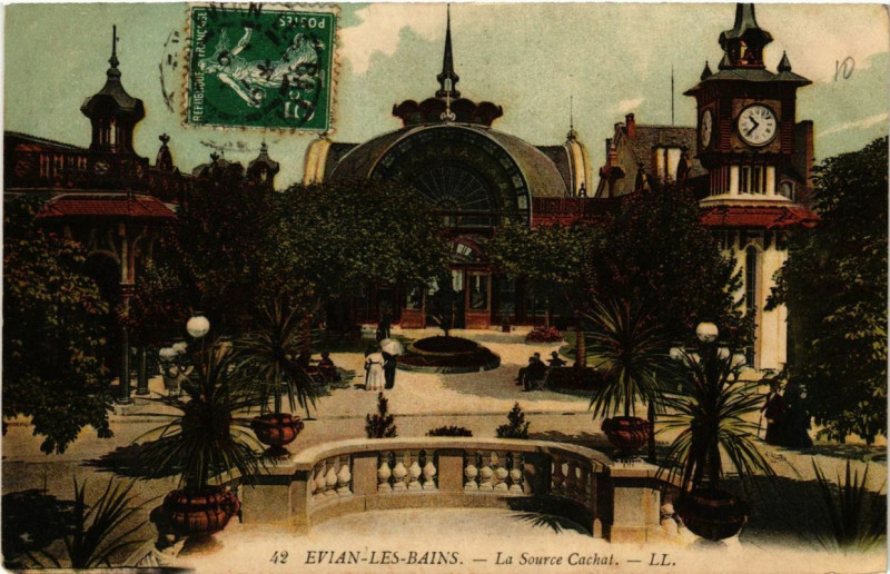 Carte postale ancienne Evian-les-Bains La Source Cachat à Évian-les-Bains