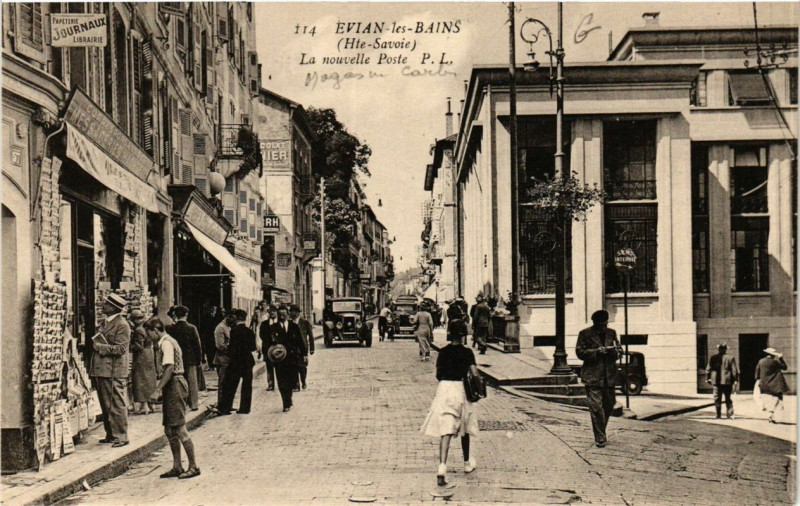 Carte postale ancienne Evian-les-Bains La nouvelle Poste à Évian-les-Bains