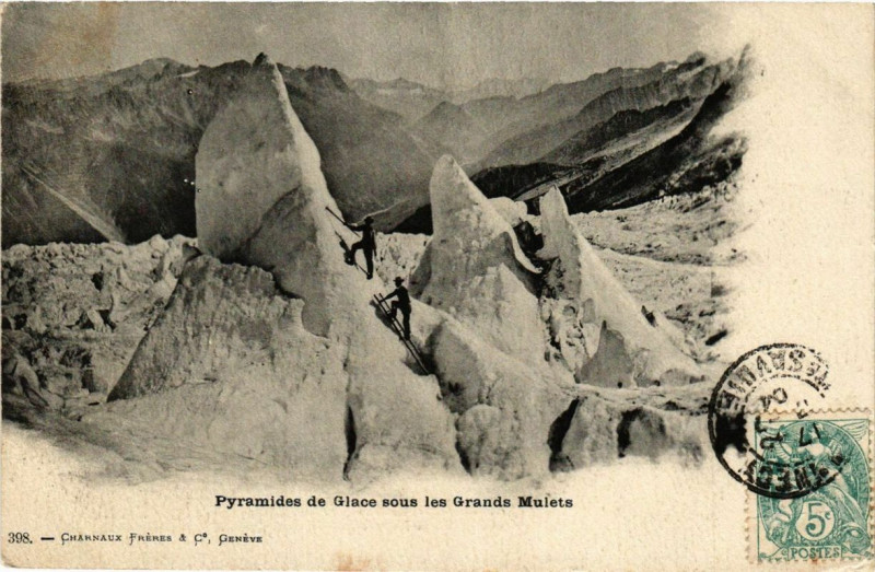 Carte postale ancienne Pyramides de Glace sous les Grands Mulets