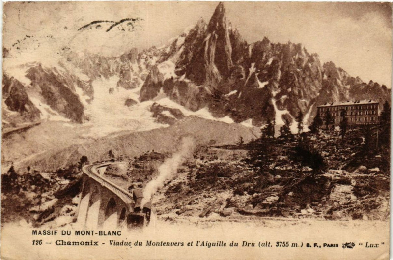 Carte postale ancienne Chamonix Viaduc du Montenvers et l'Aiguille du Dru à Vers