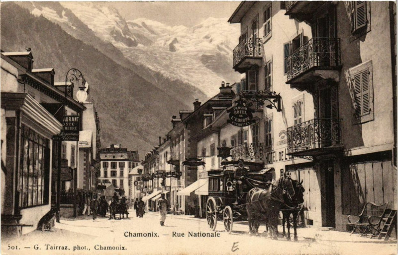 Carte postale ancienne Chamonix Rue Nationale
