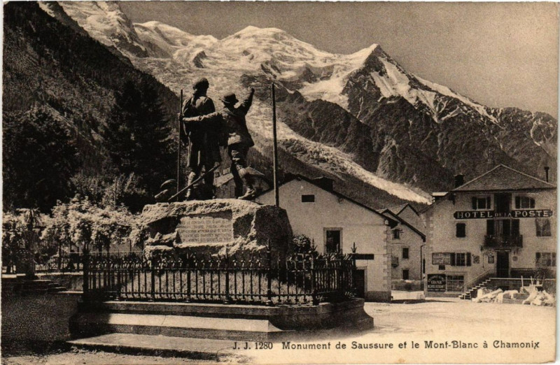 Carte postale ancienne Chamonix Monument de Saussure et le Mont-Blanc