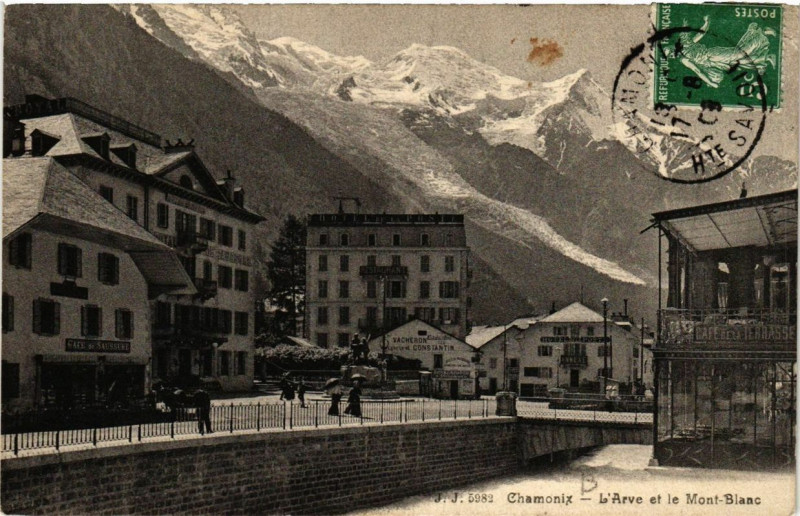 Carte postale ancienne Chamonix L'Arve et le Mont-Blanc