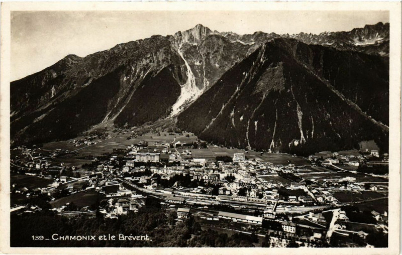Carte postale ancienne Chamonix et le Brevent