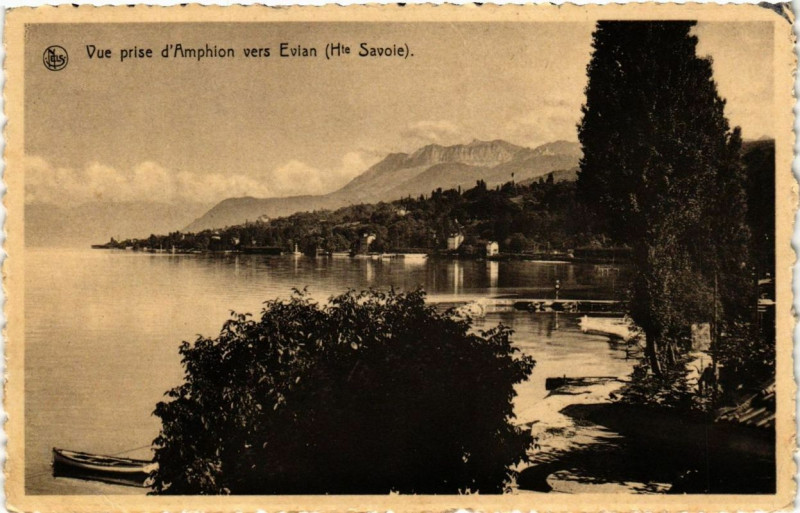 Carte postale ancienne Vue prise d'Amphion vers Evian à Vers