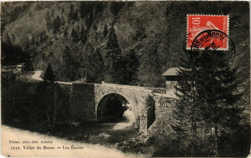 Carte postale ancienne Vallée du Borne Les Etroits