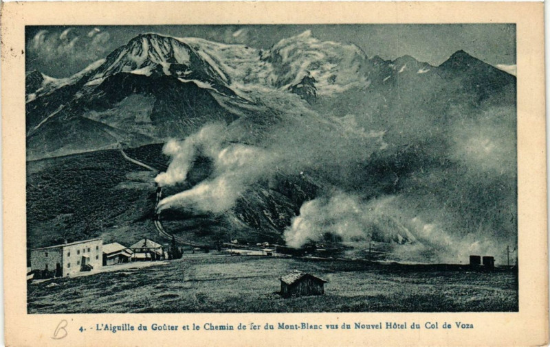 Carte postale ancienne L'Aiguille du Gouter et le Chemin de fer du Mont-Blanc