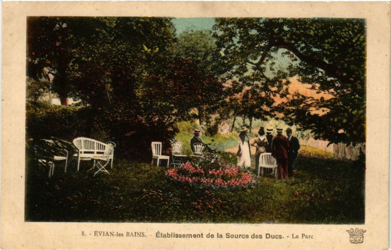 Carte postale ancienne Evian-les-Bains Etabl. de la Source des Ducs-Le Parc à Évian-les-Bains