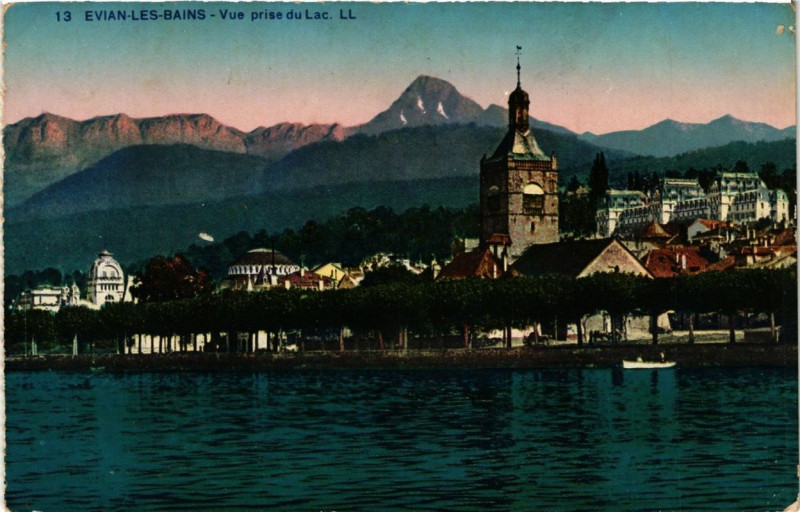 Carte postale ancienne Evian-les-Bains Vue Prise du Lac à Évian-les-Bains