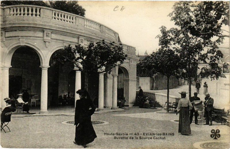 Carte postale ancienne Evian-les-Bains Buvette de la Source Cachat à Évian-les-Bains