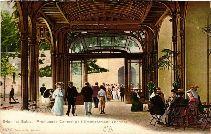 Carte postale ancienne Evian-les-Bains Promenade-Concert de l'Etabl. Thermal à Évian-les-Bains