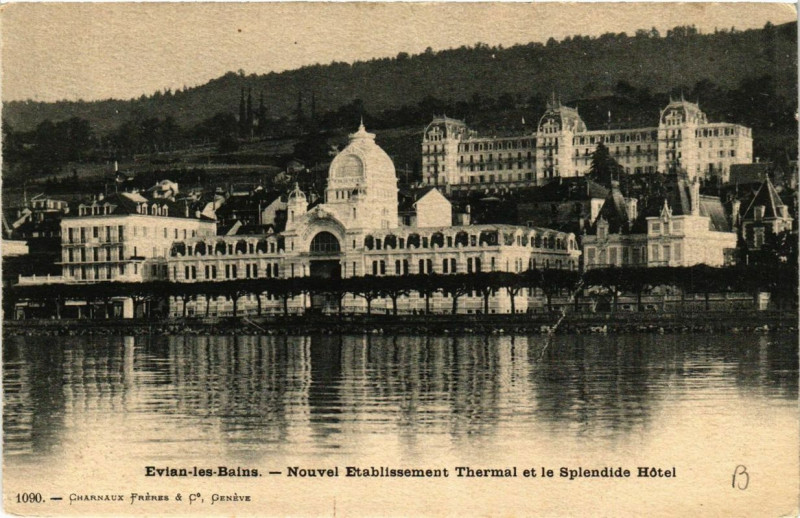 Carte postale ancienne Evian-les-Bains Nouvel Etablissment Thermal-Splendid Hotel à Évian-les-Bains
