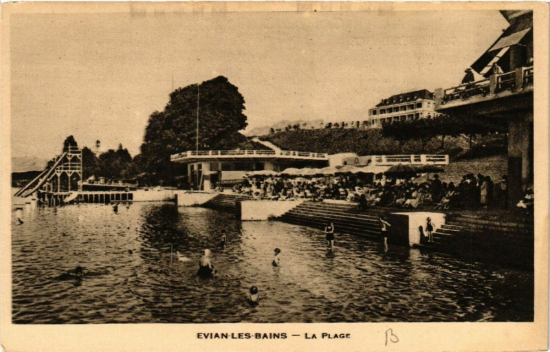 Carte postale ancienne Evian-les-Bains La Plage à Évian-les-Bains
