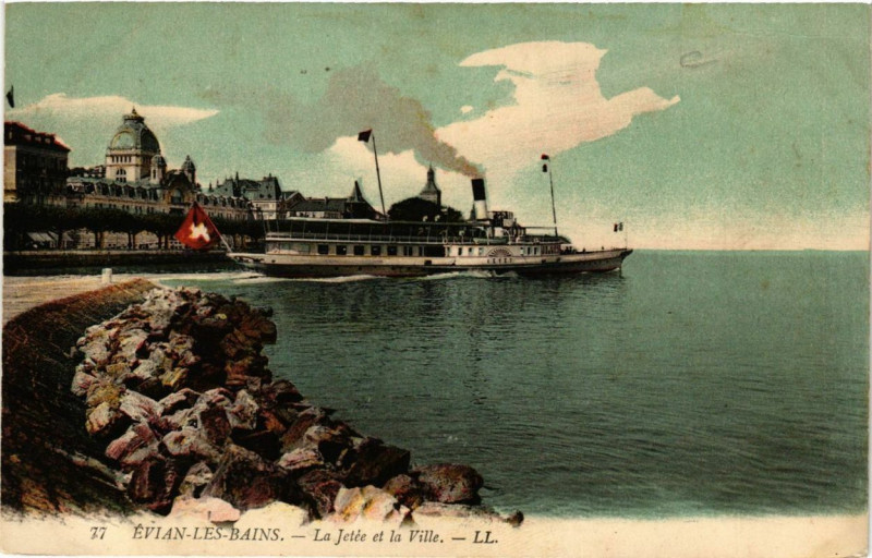 Carte postale ancienne Evian-les-Bains La Jetée et la Ville à Évian-les-Bains