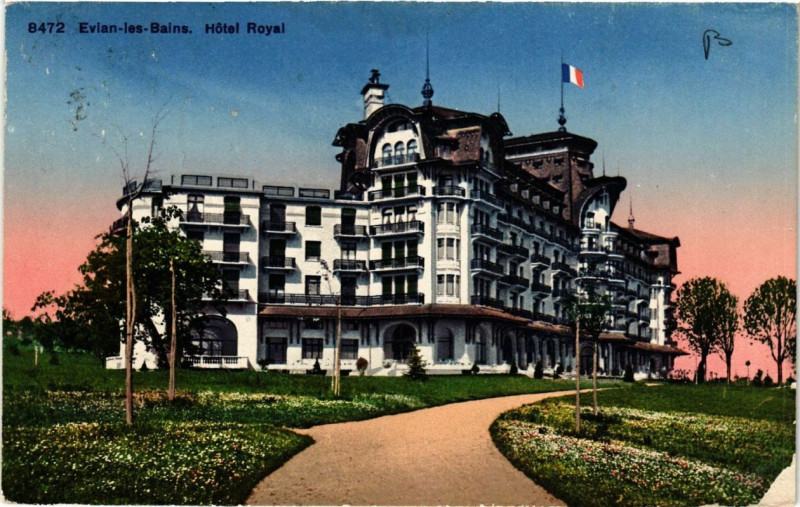 Carte postale ancienne Evian-les-Bains Hotel Royal à Évian-les-Bains