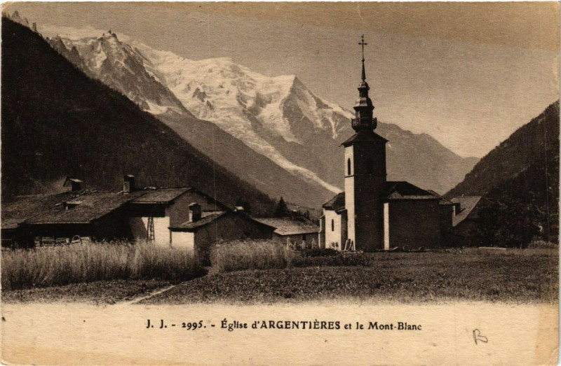 Carte postale ancienne Eglise d'Argentieres et le Mont-Blanc