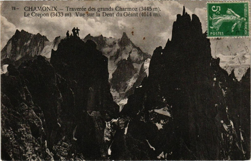 Carte postale ancienne Chamonix Traversée des grands Charmoz à Vers