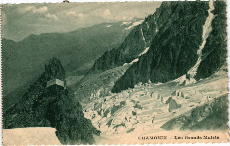 Carte postale ancienne Chamonix Les Grands Mulets