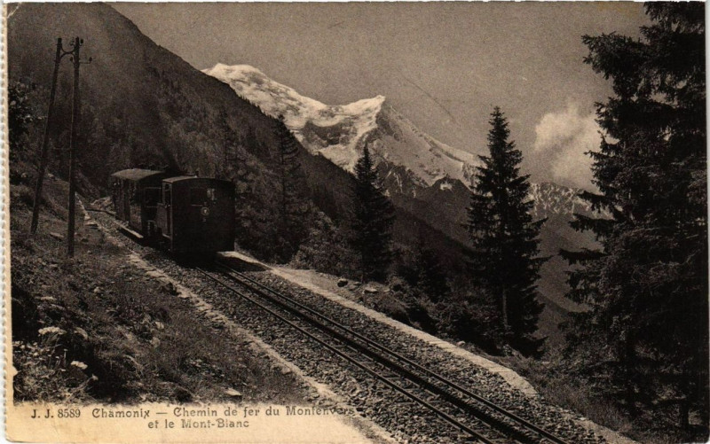 Carte postale ancienne Chamonix Chemin de fer du Montenvers et le Mont-Blanc à Vers