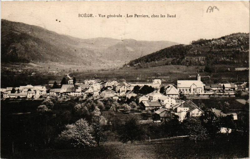 Carte postale ancienne Boege Vue générale-Les Perriers à Boëge
