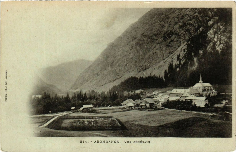 Carte postale ancienne Abondance Vue générale à Abondance
