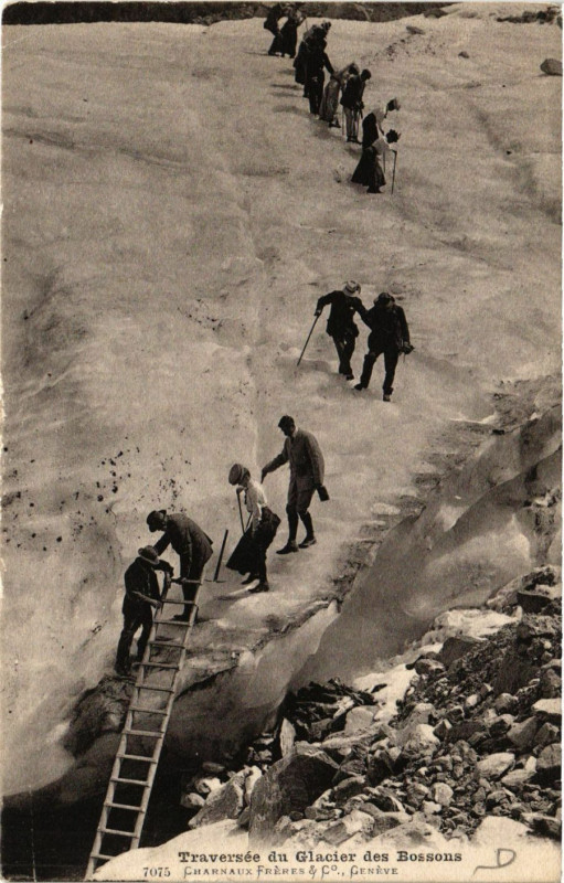 Carte postale ancienne Traversée du Glacier des Bossons à Vers