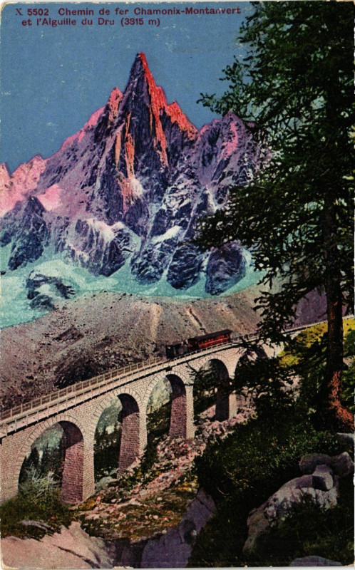 Carte postale ancienne Chemin de fer Chamonix Montanvert et l'Aiguille du Dru