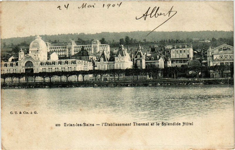 Carte postale ancienne Evian-les-Bains - L'Etabl. Thermal et le Splendide Hotel à Évian-les-Bains