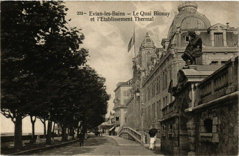 Carte postale ancienne Evian-les-Bains - Le Quai Blonay et l'Etabl. Thermal à Évian-les-Bains